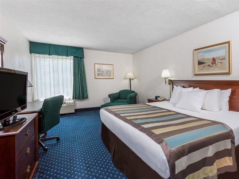 Baymont By Wyndham Greensboro/Coliseum Eksteriør bilde