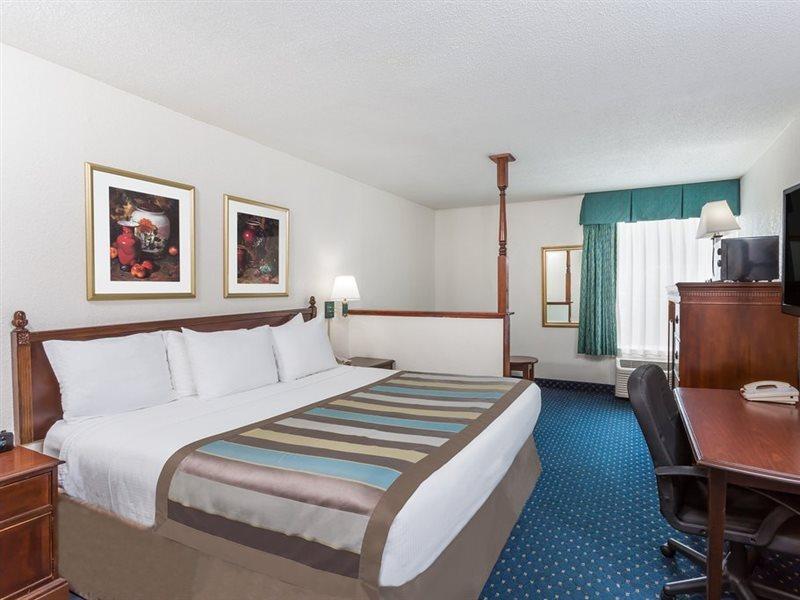 Baymont By Wyndham Greensboro/Coliseum Eksteriør bilde