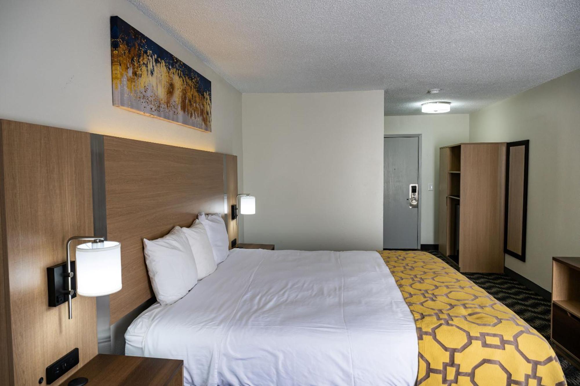 Baymont By Wyndham Greensboro/Coliseum Eksteriør bilde