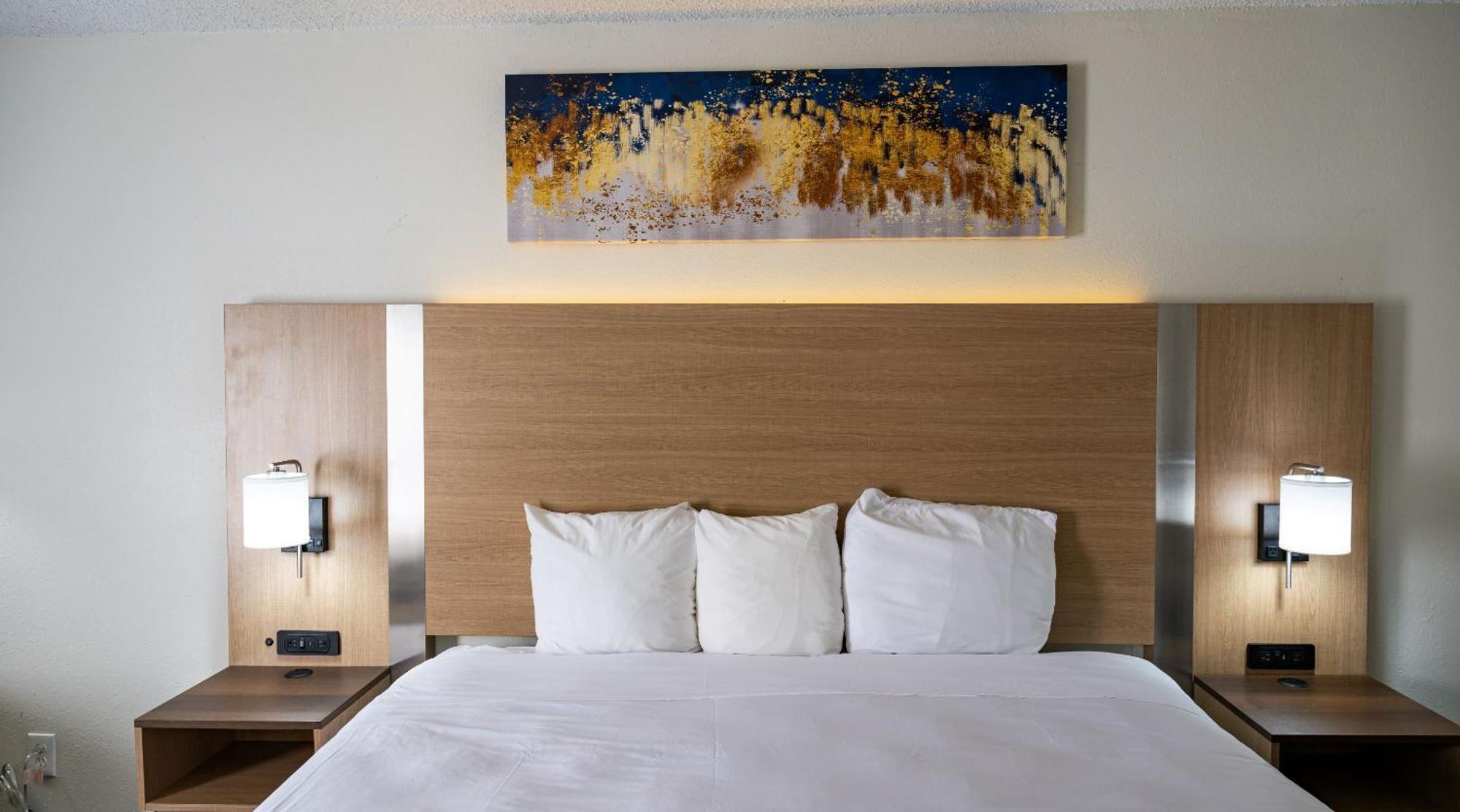 Baymont By Wyndham Greensboro/Coliseum Eksteriør bilde