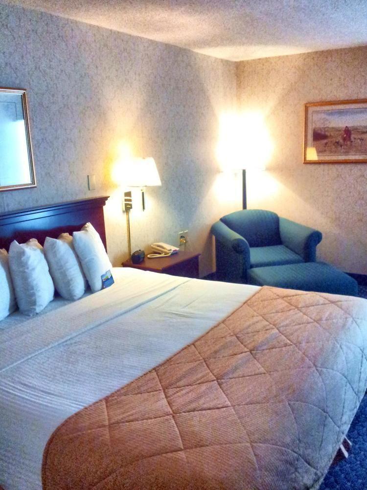 Baymont By Wyndham Greensboro/Coliseum Eksteriør bilde