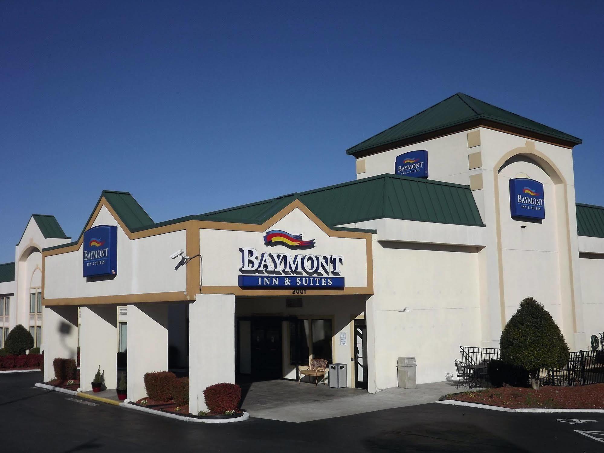 Baymont By Wyndham Greensboro/Coliseum Eksteriør bilde